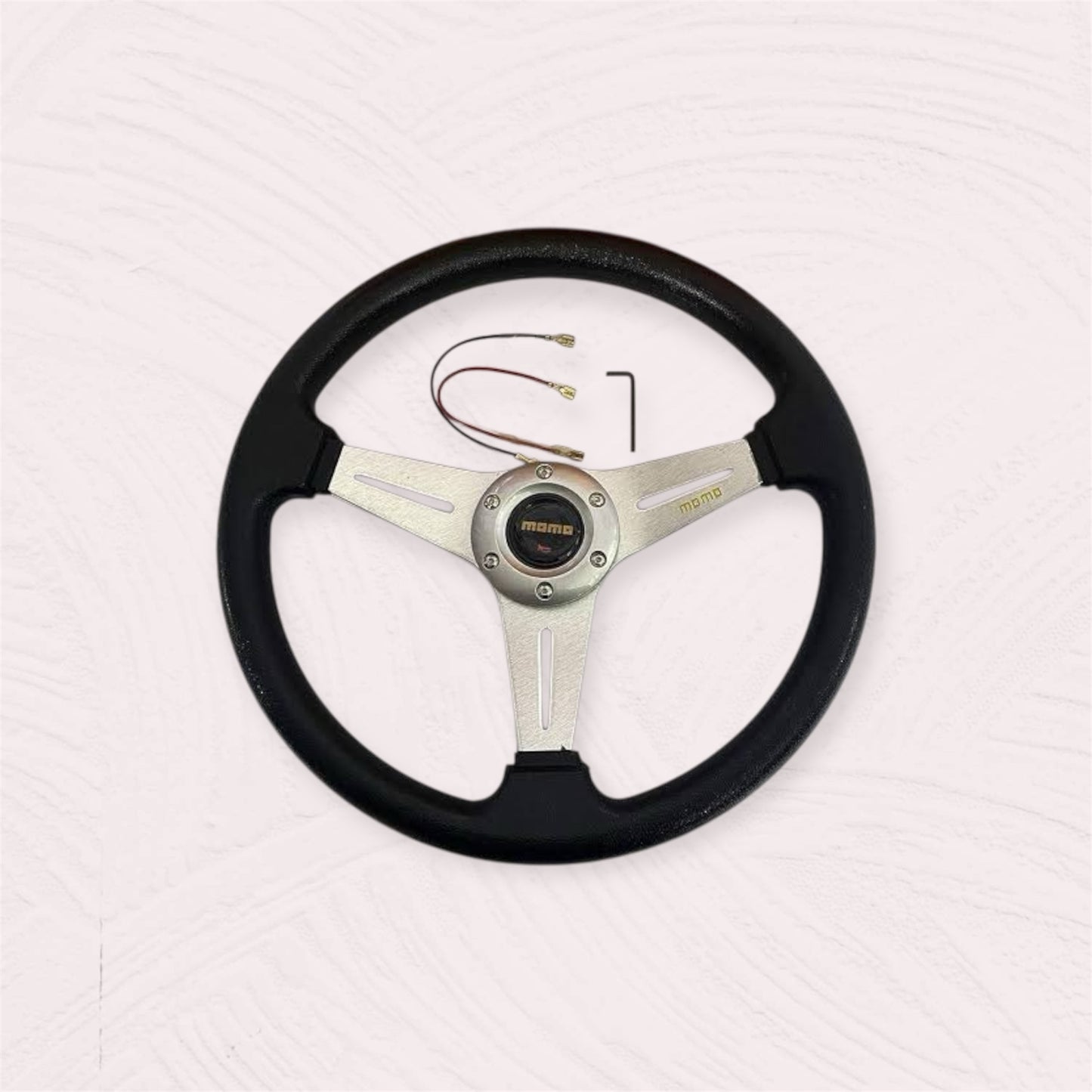 MOMO SPOTE STEERING WHEEL